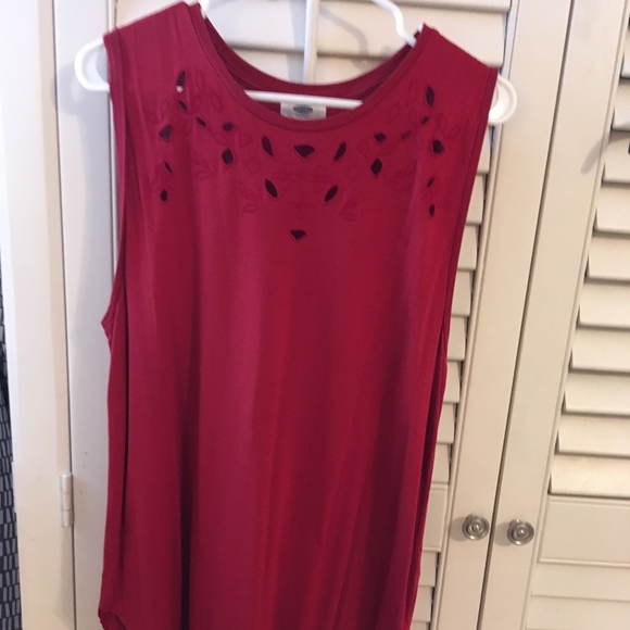 Old Navy Tops - NWT Old Navy Laser Cut Tank Top